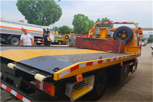 玄武区附近拖车电话号码服务